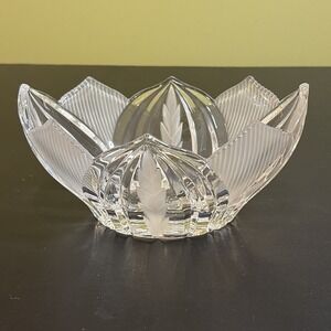 Crystal Bowl Frosted Leaf Crystal Bowl Novellette II Crystal Clear 8" Serving